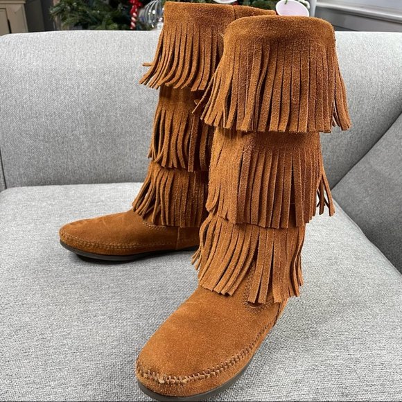Minnetonka Three Layer Fringe Boot Suede Leather - Picture 2 of 14